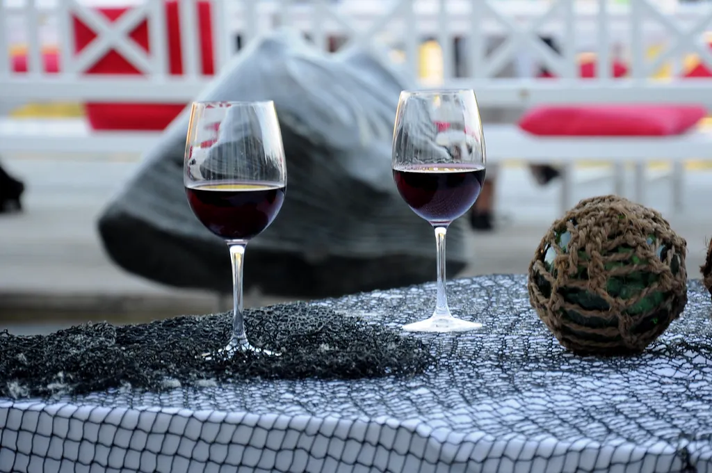 Copa de vino tinto Tannat uruguayo