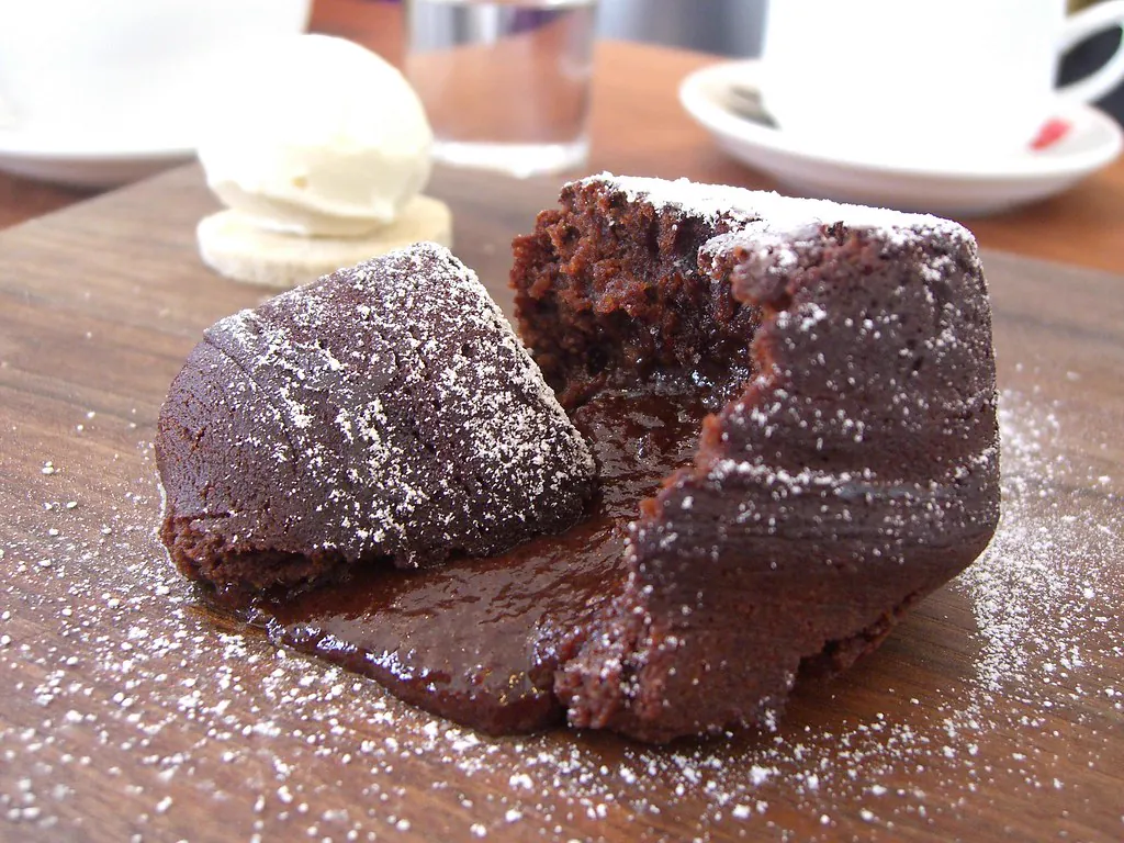 Volcán de chocolate con centro líquido